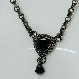 Elegant sterling Silver GarnetPendant Necklace